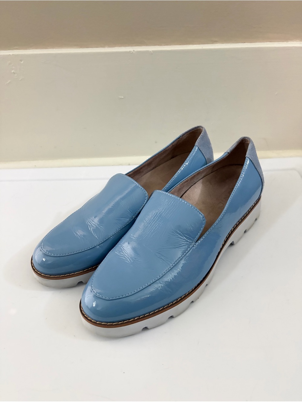 Vionic Slip On Loafer Patent Blue women’s shoes size 8